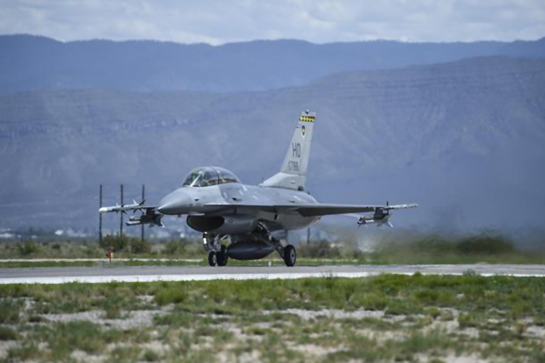 ABD’de eğitim uçuşunda F-16 düştü