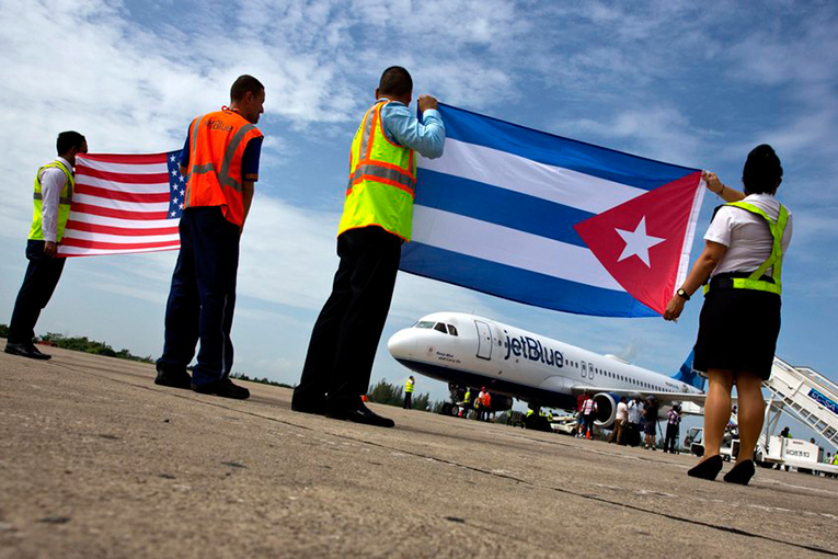 Pompeo, “Küba dışında tüm uçuşlar askıya alındı”
