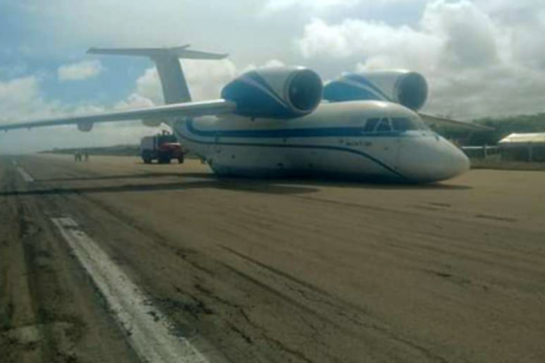 Anotnov An-74 Somali’de gövde üstü iniş yaptı