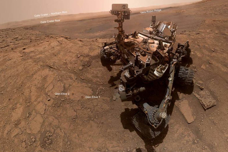 Curiosity, selfi fotoğrafını gönderdi