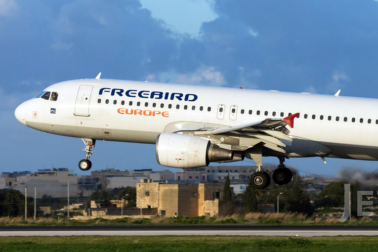 Freebird Airlines, İngiltere-Antalya uçuşlarında frekans artırıyor