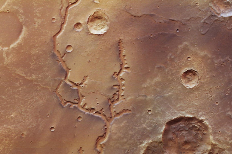 Mars’ta 4 milyar yıllık nehir yatağı keşfedildi