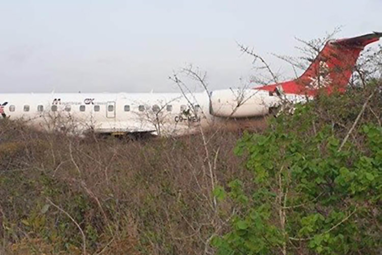 Mozambik’te ERJ-145 pistten çıktı