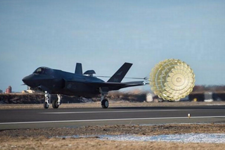 Norveç F-35’lerinde paraşüt sorunu