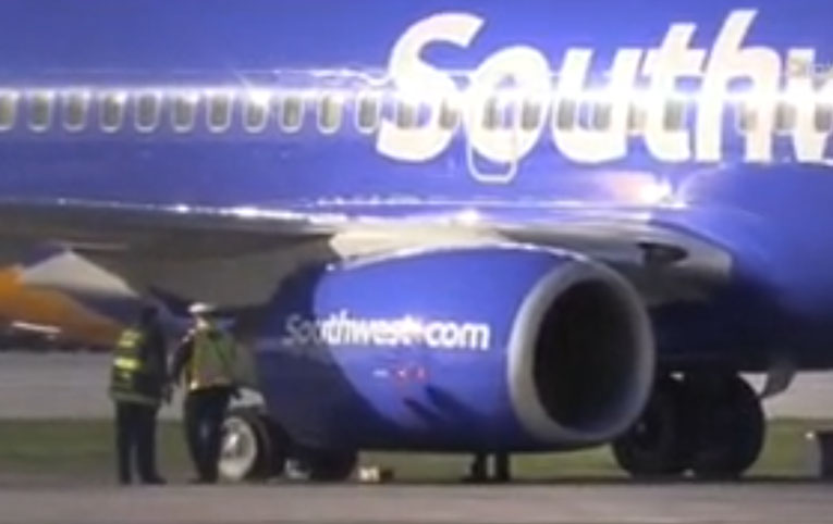 Southwest Havayolları’nın uçağı inişte lastik patlattı