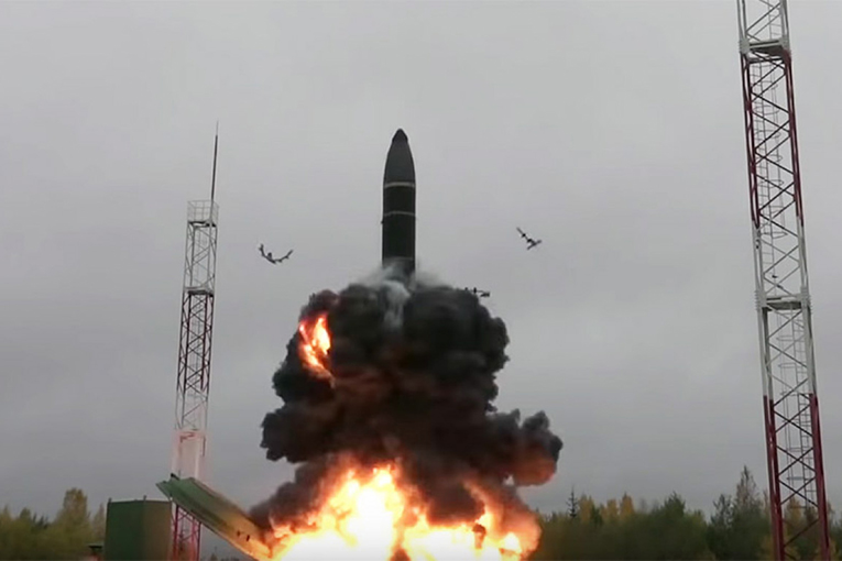 Rusya, Topol-M test görüntülerini yayınladı