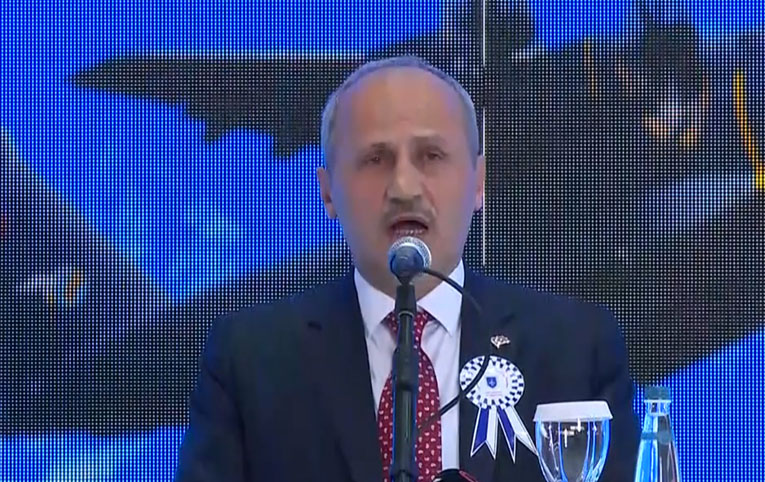 Ulaştırma Bakanı Turhan, önemli açıklamalar yaptı