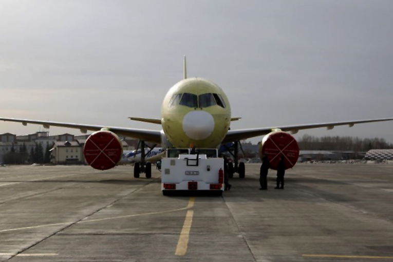 Rusya, MC-21-300’ün 4’ncü uçağını hangardan çıkardı