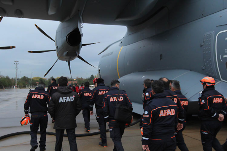 THK’nin A400M’i Arnavutluk’taki deprem için uçtu