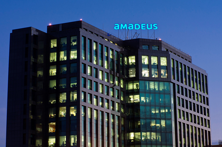 Amadeus’tan çift haneli büyüme