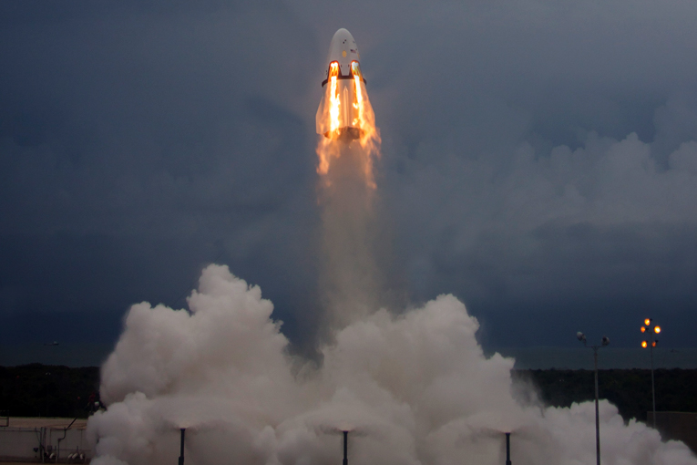 SpaceX, Crew Dragon kapsülünü sorunsuz bir şekilde test etti
