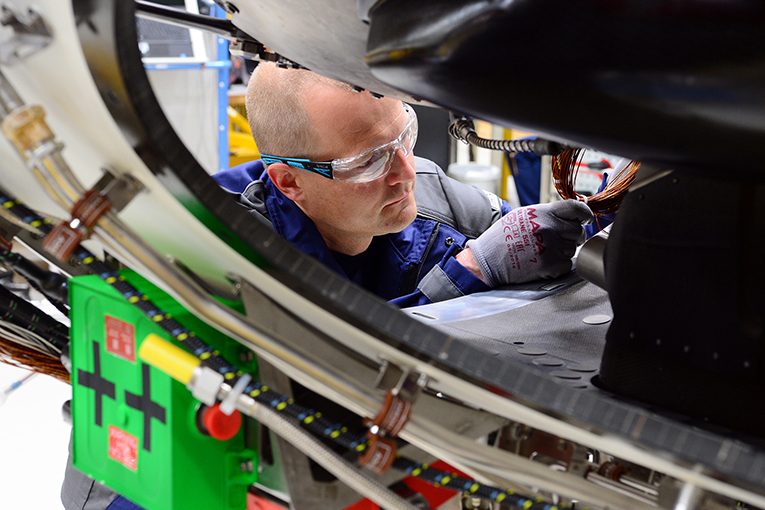 Rolls-Royce’uh yeni hibrit-eletrikli uçuş projesi