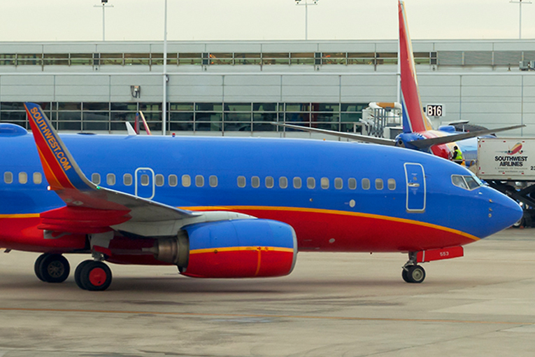 Southwest Havayolları uçağında yangın paniği