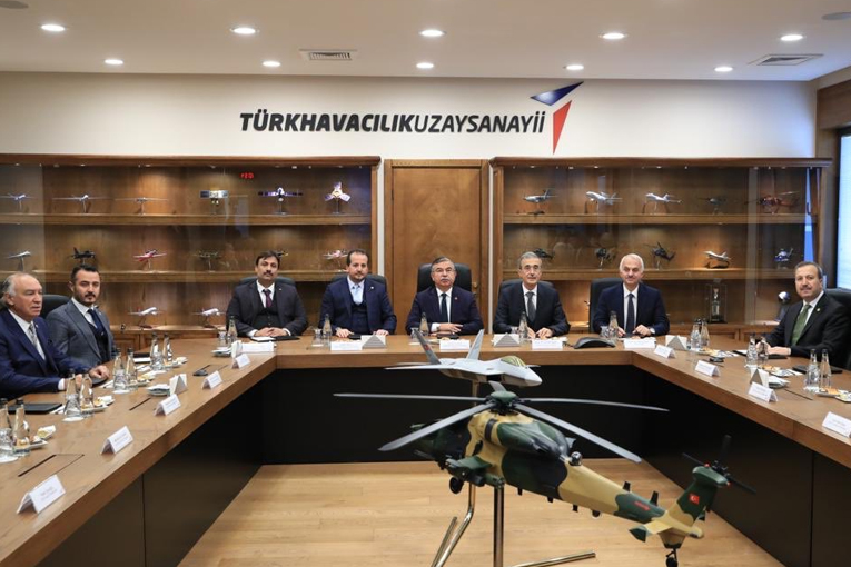 İsmail Demir ve beraberindeki heyet TUSAŞ’ı ziyaret etti