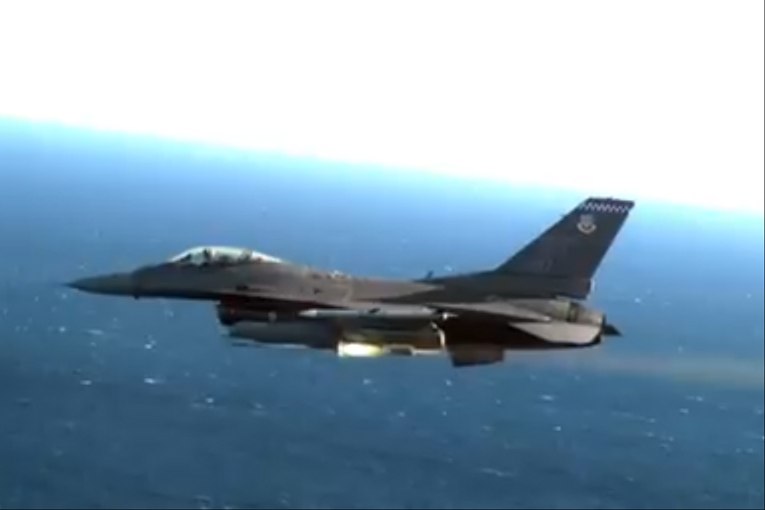 ABD, Meksika Körfezi’nde F-16 ile drone tatbikatı yaptı
