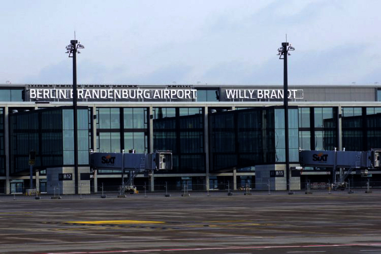 Brandenburg Havalimanı’nda 24 Nisan’da kapalı