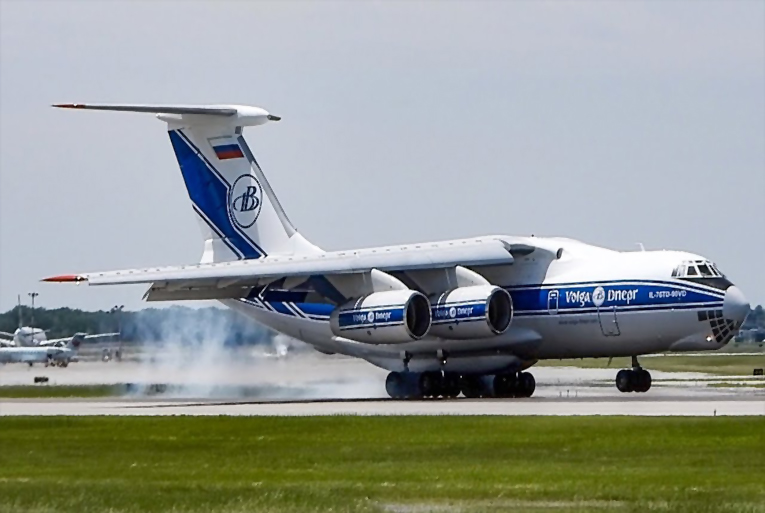 IL-76 Zhukovsky Havalimanı’na acil indi