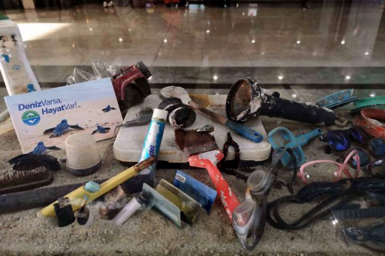 Sabiha Gökçen Havalimanı’nda sıfır atık sergisi açıldı