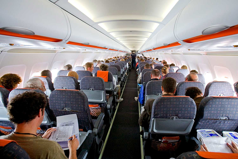 Uçaklarda mikrop kapma riski hangi koltuklarda daha az?