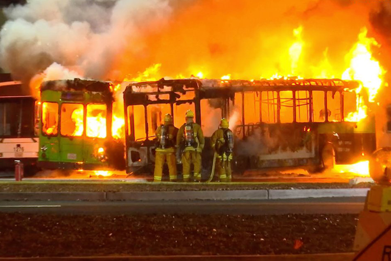 Los Angeles Havalimanı’nda yangın paniği