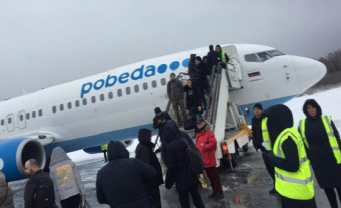 Pobeda uçağı Kirov havalimanında pistten çıktı