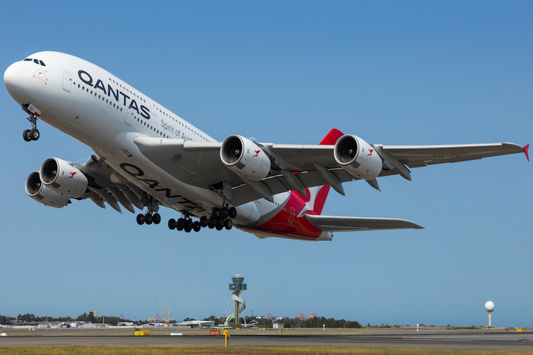 Qantas, A380 ile en uzun uçuş rekoru yaptı