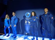 Virgin Galactic uzay turist elbiselerini tanıttı