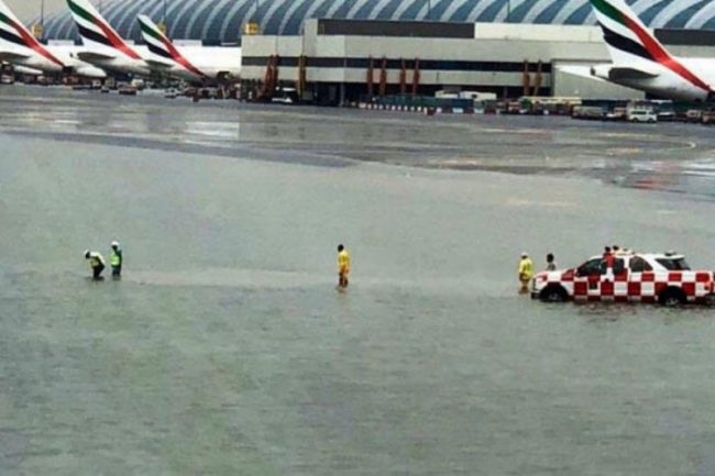 Dubai Havaalanı’nda uçuşlar ertelendi
