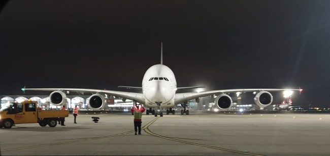 İstanbul Havalimanı’na ilk A380 indi