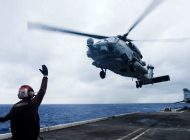 ABD donanmasının MH-60’ı Filipin’de denize düştü