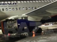Aeroflot uçağının motor kapağının koptu