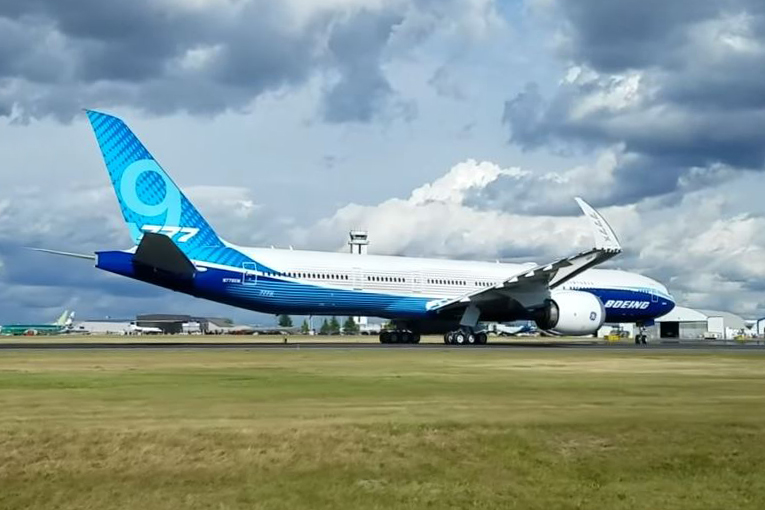 Boeing, B777X’in