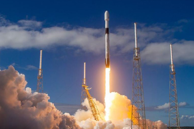 SpaceX, Starlink projesinde 4. uydusunuda yörüngeye oturttu