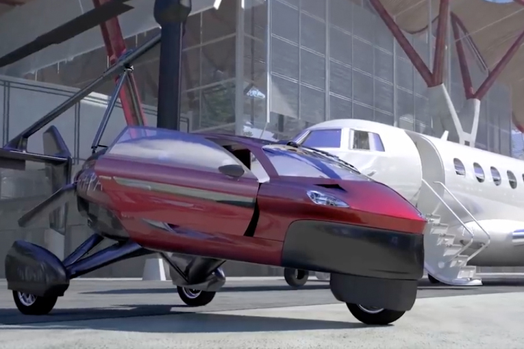 İlk satışa sunulacak uçan arabanın görüntüleri