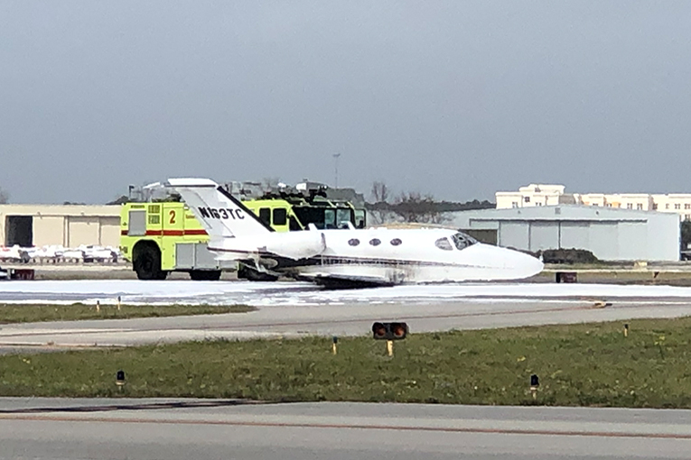 ABD, Florida’da Cessna gövde üstü indi