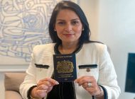 İngiltere 30 yıl sonra tekrar mavi pasaporta dönüyor