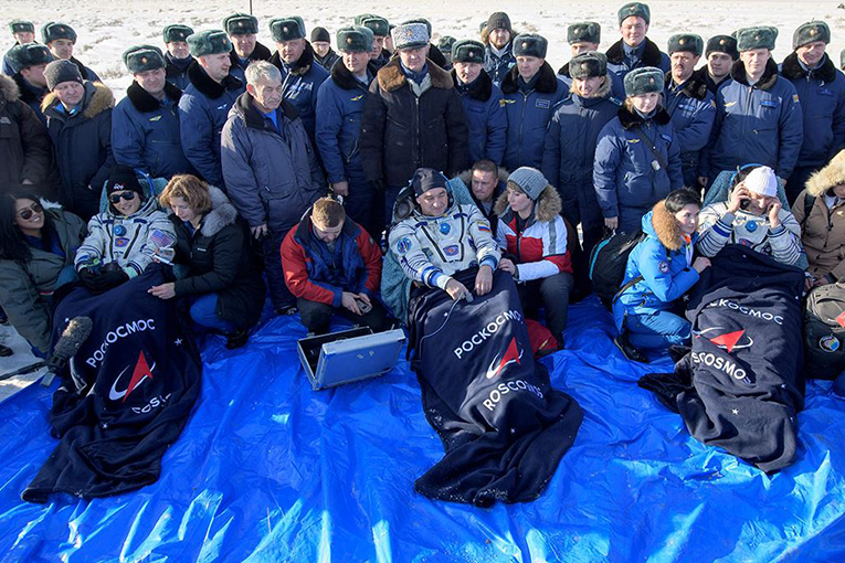 UUİ’den 3 astronot ve bir kozmonot dünyaya döndü