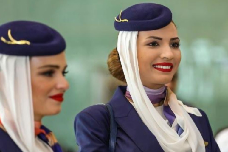 Saudia Airlines yeni kabin kıyafetlerini tanıttı