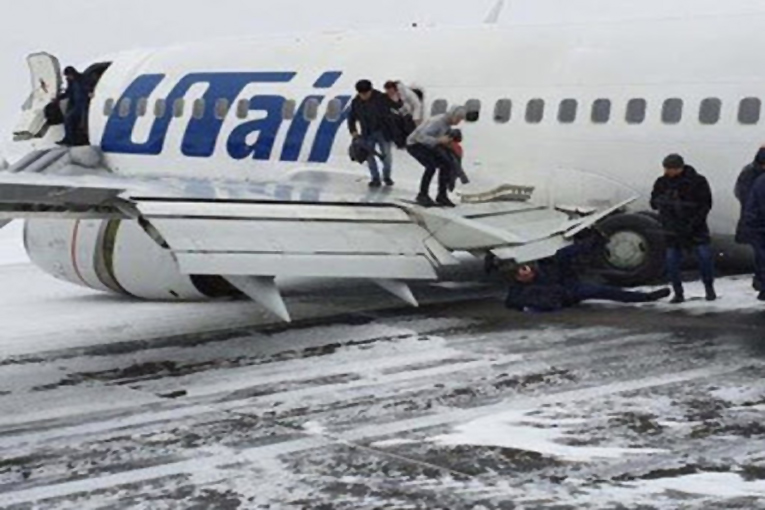 UTair’in B737-500’ü Usinsk Havalimanı’na sert indi