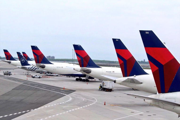 Delta Havayolları 600 uçağını parka çekti
