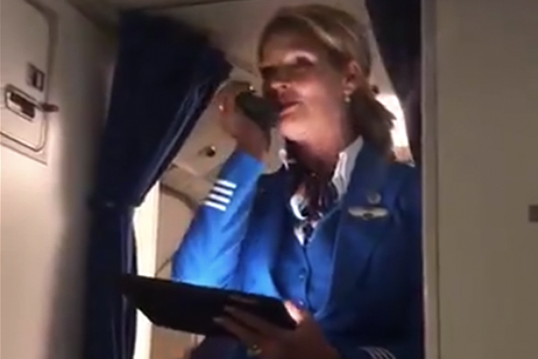 KLM Havayolu kabin amirinin hüzünlü vedası