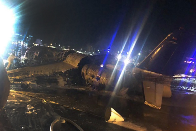 Manila Havalimanı’nda Westwind kalkışta yandı