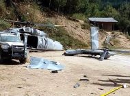 Meksika’da UH-60M futbol sahasına inerken kaza yaptı