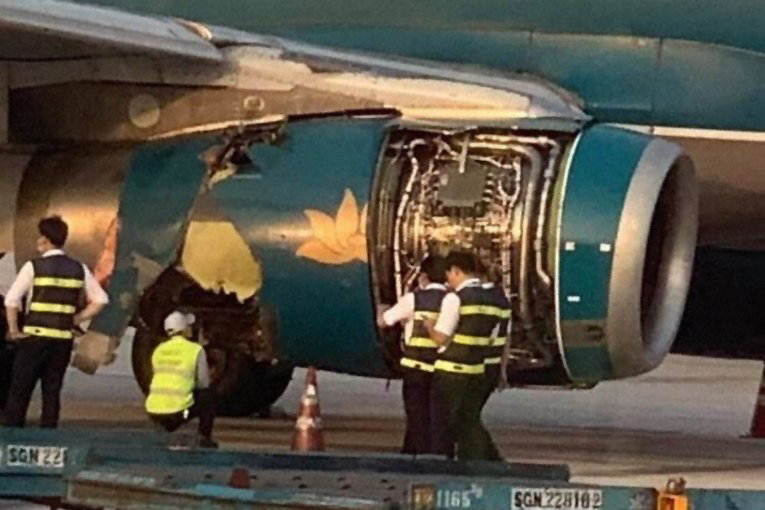 A321’in lastiği patladı, motoru bu hale geldi