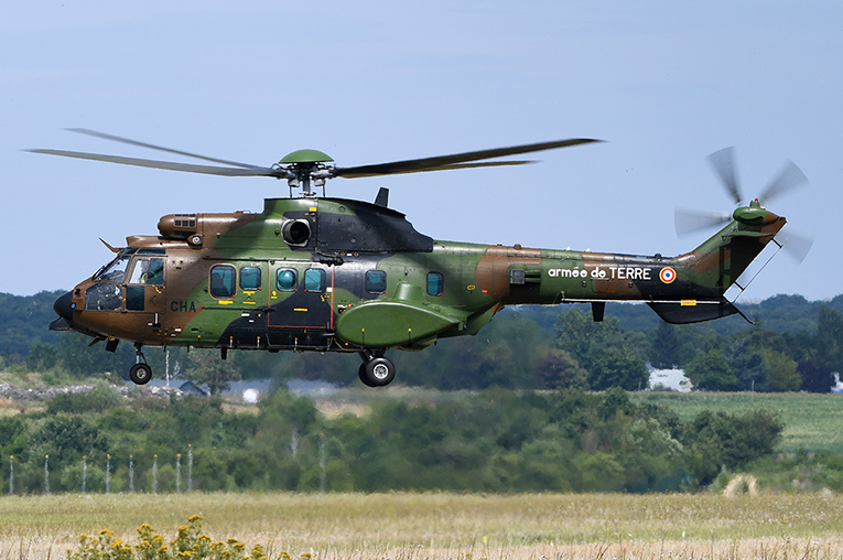 Fransız Hava Kuvvetleri’nin helikopteri düştü