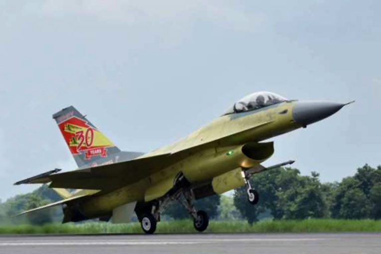 Endonezya, yenilediği F-16 A/B Blok 15’i tanıttı