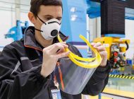 Airbus İspanya tesislerinde 3D yüz koruyucu siper üretiyor