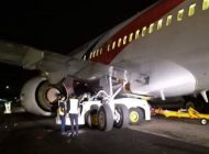 Malezya Havayolları’nın B737-800’i tow aracına çarptı