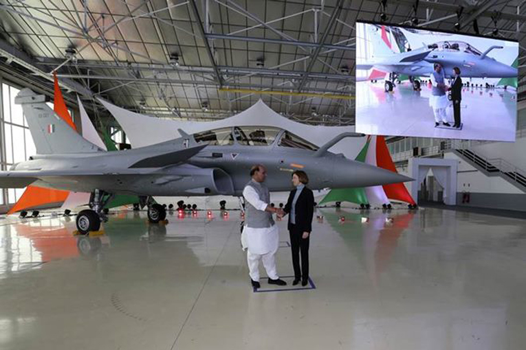 Hindistan’ın Rafale savaş uçakları coronavirüse takıldı