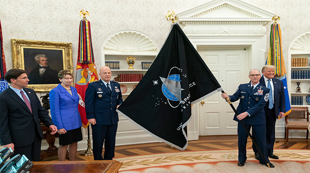 ABD Uzay Kuvvetleri’nde bayrak töreni